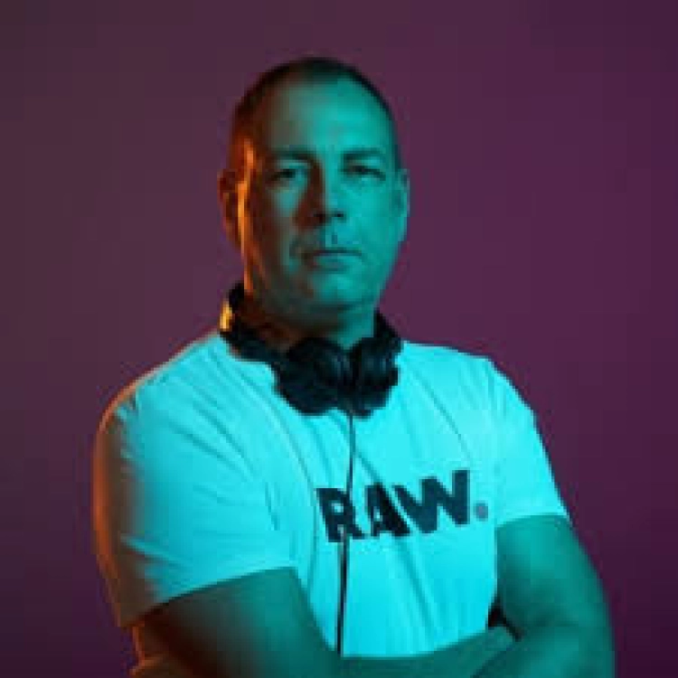 Dj Paul van de Laar boeken